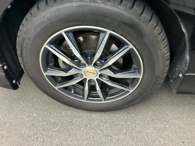 TOYOTA PRIUS Alpha 2013