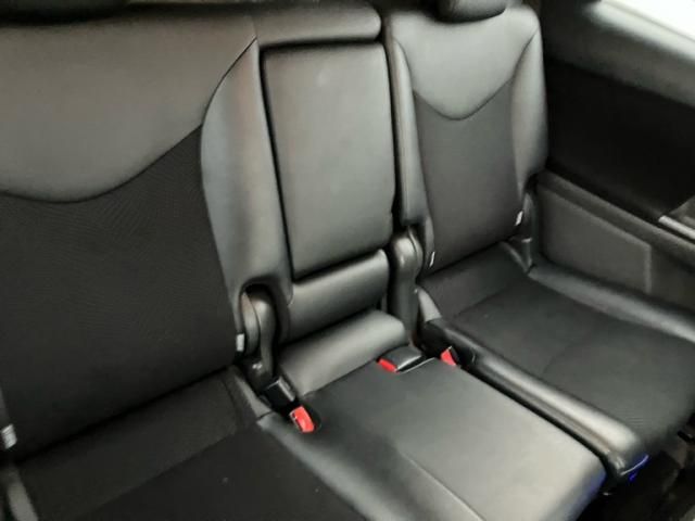 TOYOTA PRIUS Alpha 2013