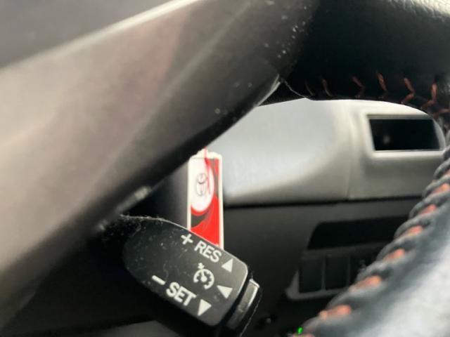 TOYOTA PRIUS Alpha 2013