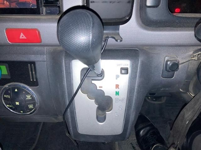 TOYOTA HIACE van 2WD 2011