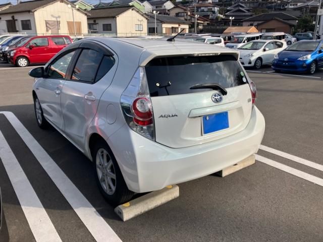 TOYOTA AQUA 2012