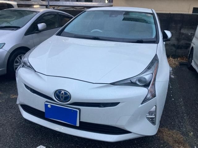 TOYOTA PRIUS 2017