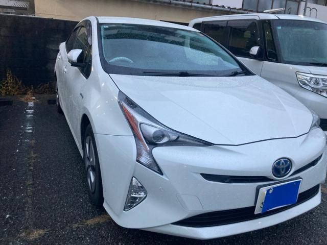 TOYOTA PRIUS 2017