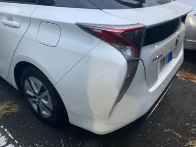 TOYOTA PRIUS 2017