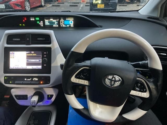 TOYOTA PRIUS 2017
