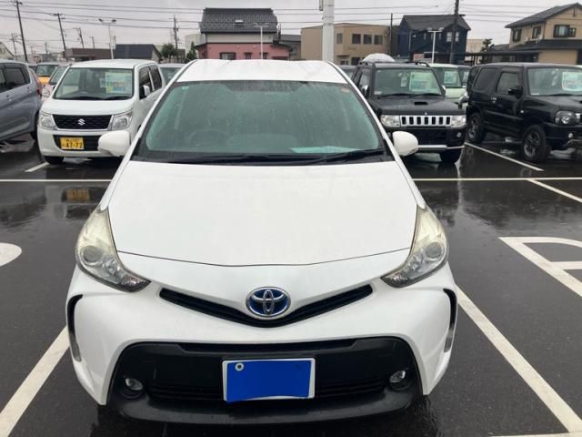 TOYOTA PRIUS Alpha 2016