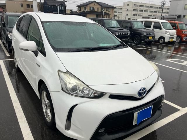 TOYOTA PRIUS Alpha 2016