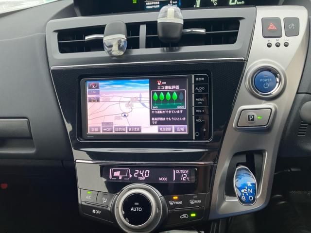 TOYOTA PRIUS Alpha 2016