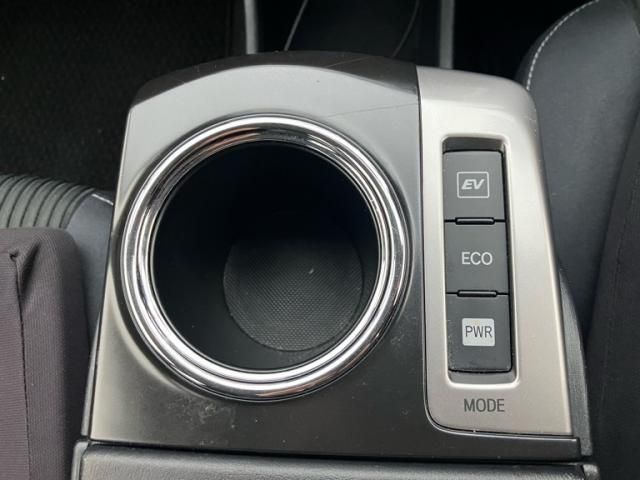 TOYOTA PRIUS Alpha 2016