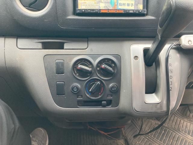 NISSAN NV350 CARAVAN 4WD 2014