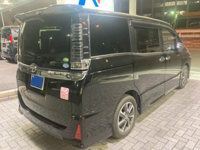TOYOTA VOXY 2019