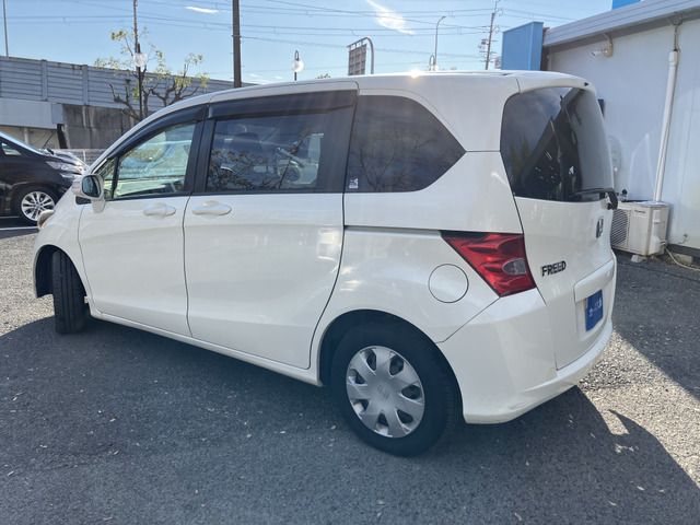 HONDA FREED 2011
