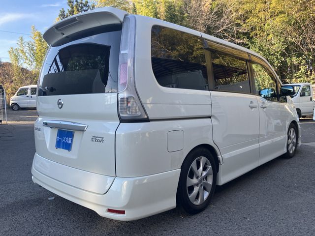 NISSAN SERENA  WG 2010