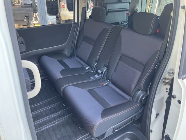 NISSAN SERENA  WG 2010