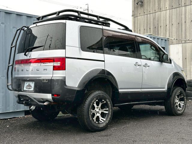 MITSUBISHI DELICA D:5 4WD 2009