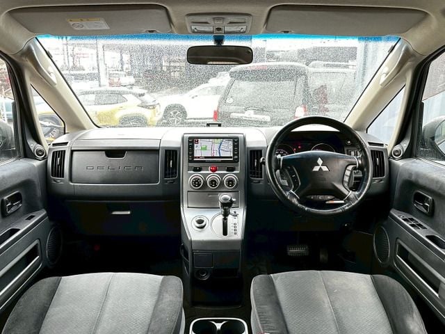 MITSUBISHI DELICA D:5 4WD 2009