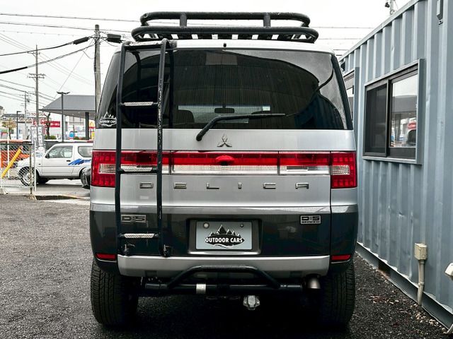MITSUBISHI DELICA D:5 4WD 2009