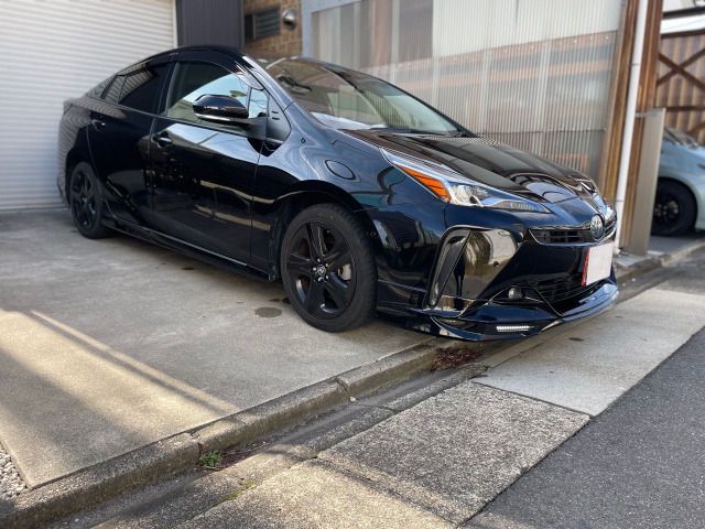 TOYOTA PRIUS 2021
