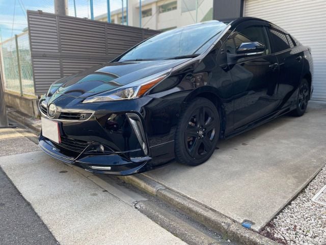 TOYOTA PRIUS 2021