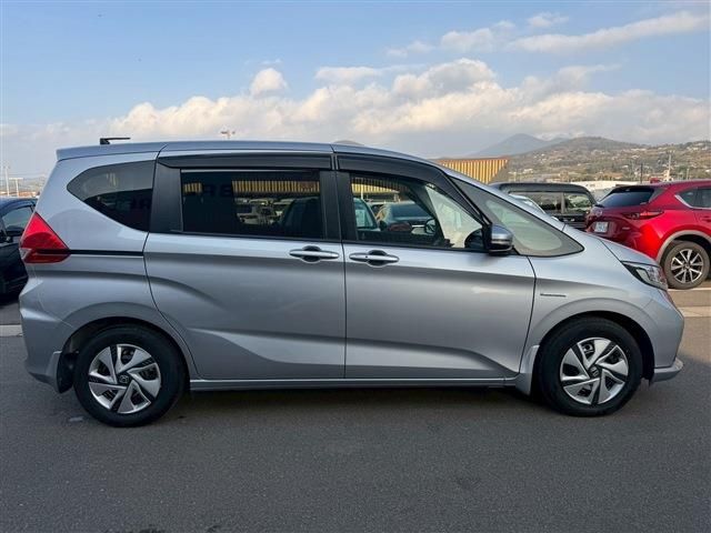 HONDA FREED HYBRID 2021