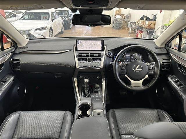 TOYOTA LEXUS NX300h AWD 2019