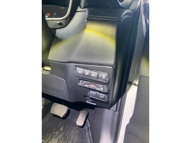 TOYOTA COROLLA CROSS HYBRID 2024