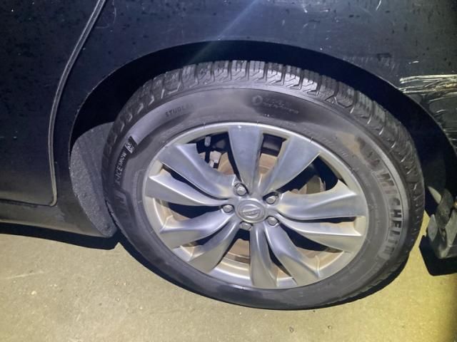 NISSAN FUGA HYBRID 2011