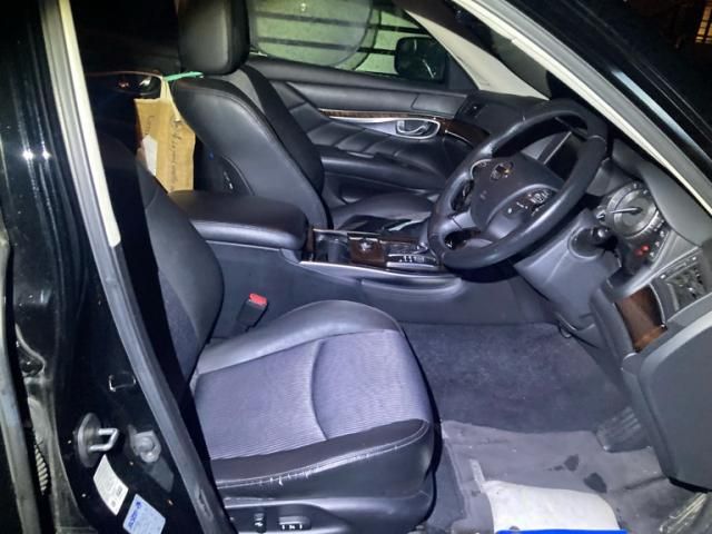 NISSAN FUGA HYBRID 2011