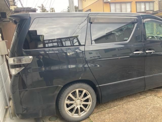 TOYOTA VELLFIRE 2010