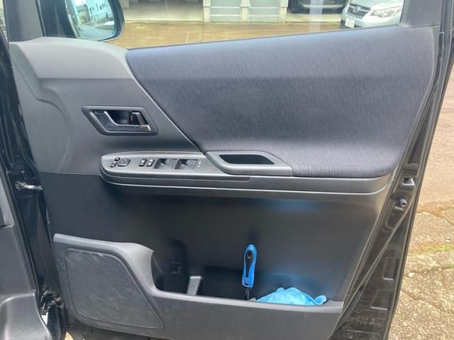 TOYOTA VELLFIRE 2010