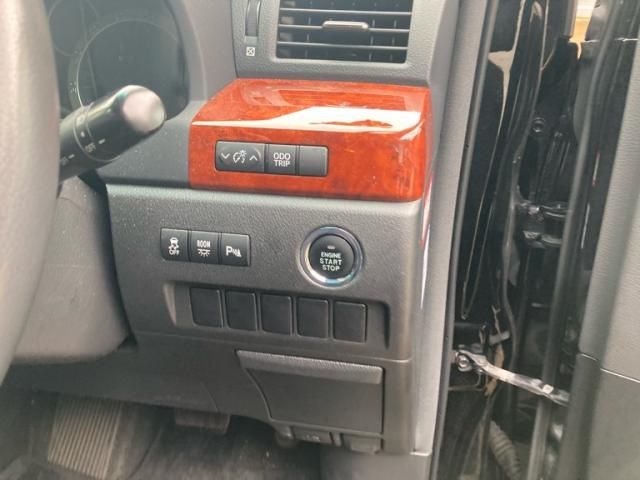 TOYOTA VELLFIRE 2010