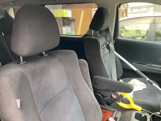 TOYOTA VELLFIRE 2010