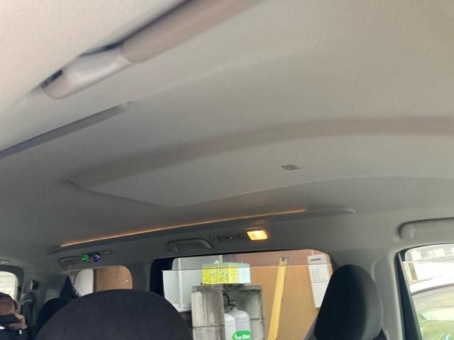 TOYOTA VELLFIRE 2010