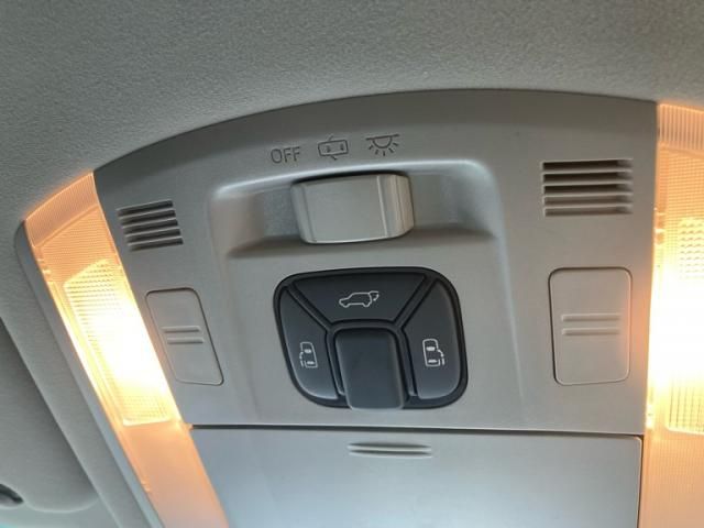 TOYOTA VELLFIRE 2010