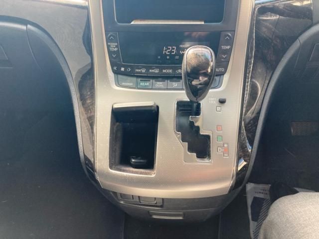TOYOTA ALPHARD 2012