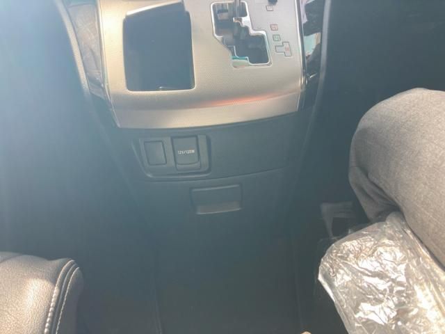 TOYOTA ALPHARD 2012