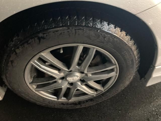 TOYOTA PRIUS Alpha 2012