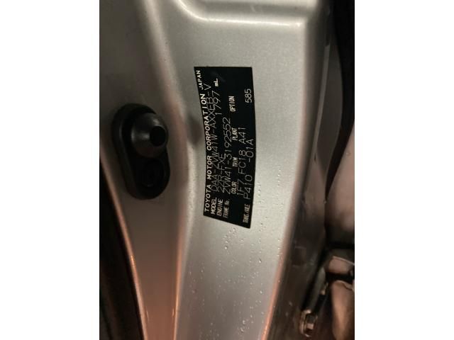 TOYOTA PRIUS Alpha 2012