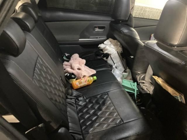 TOYOTA PRIUS Alpha 2012