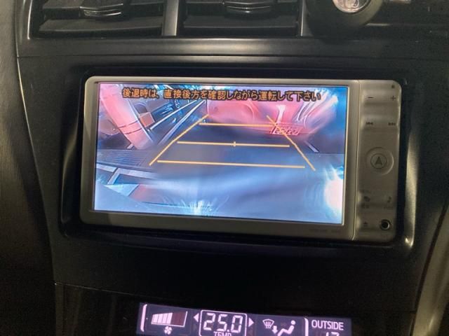 TOYOTA PRIUS Alpha 2012