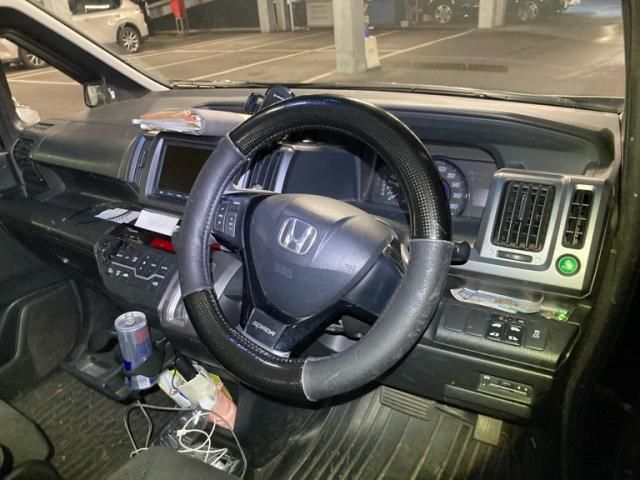 HONDA STEPWAGON SPADA 2010