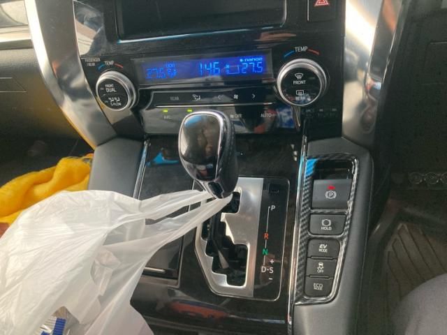 TOYOTA ALPHARD hybrid 4WD 2015