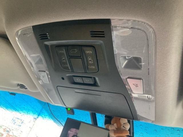 TOYOTA ALPHARD hybrid 4WD 2015