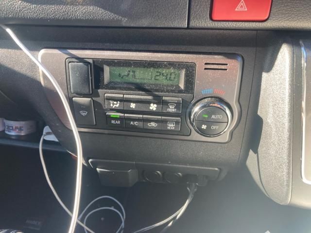 TOYOTA HIACE van 4WD 2022