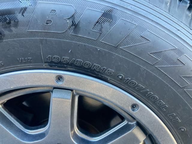 TOYOTA HIACE van 4WD 2022