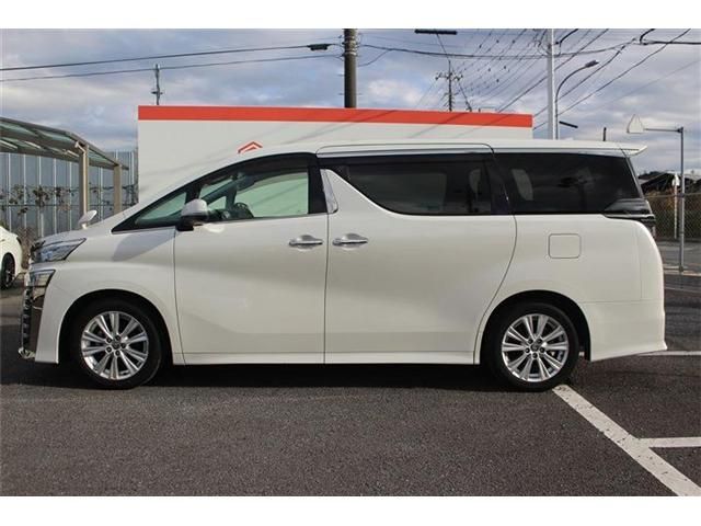 TOYOTA VELLFIRE 2020