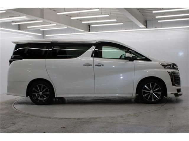 TOYOTA VELLFIRE 2020