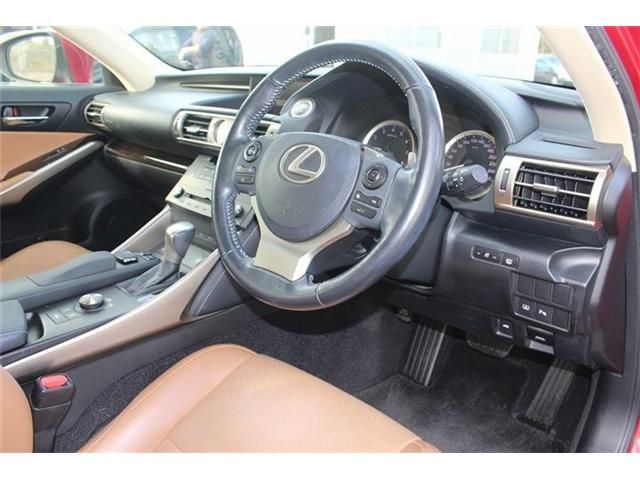 TOYOTA LEXUS IS200t 2015