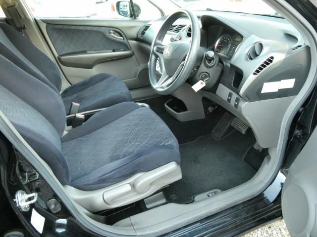 HONDA STREAM 4WD 2011