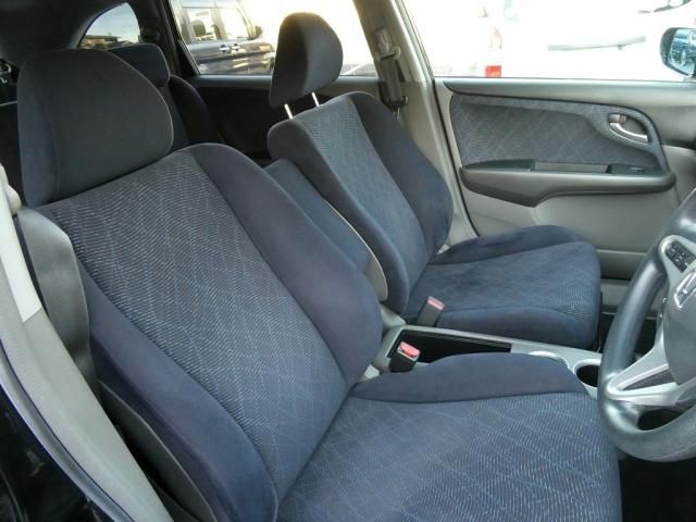 HONDA STREAM 4WD 2011